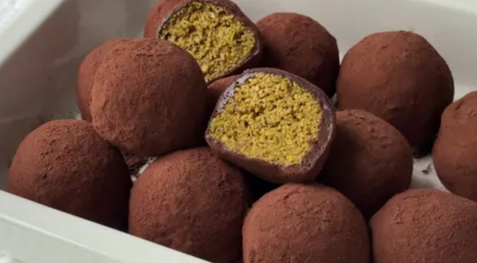 Dubai Chewy Cookie in Korea: The Pistachio Cookie Trend Explained (2026)