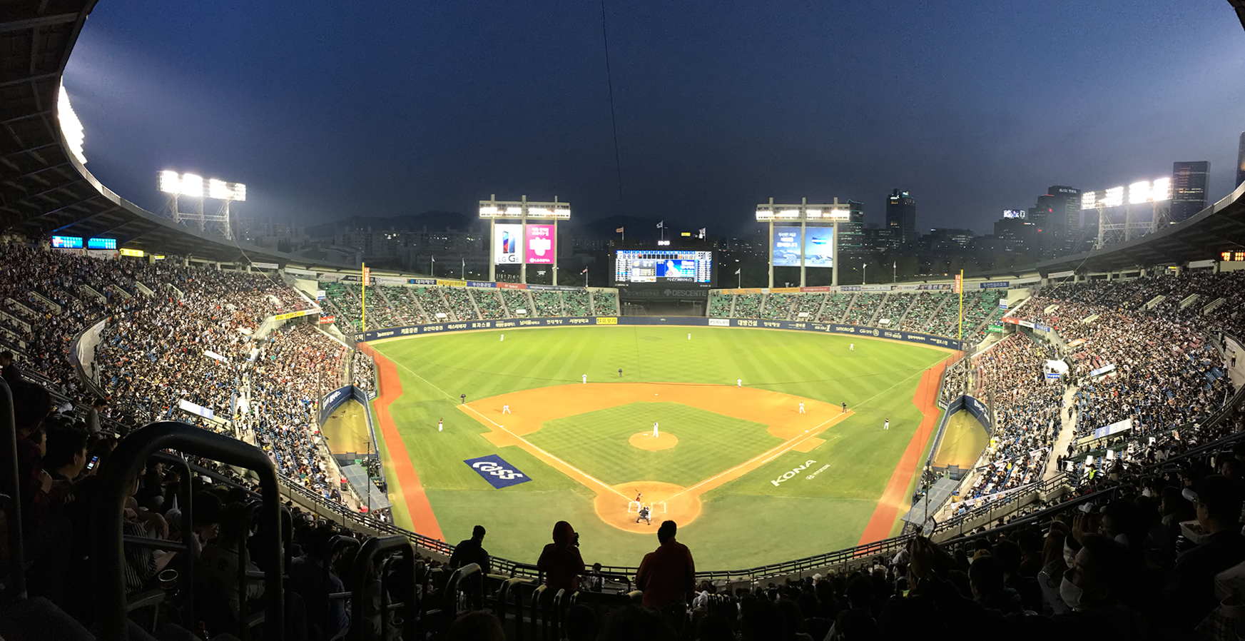 Korean Baseball Guide 2026: KBO Tickets, Food & What to Expect at a Game